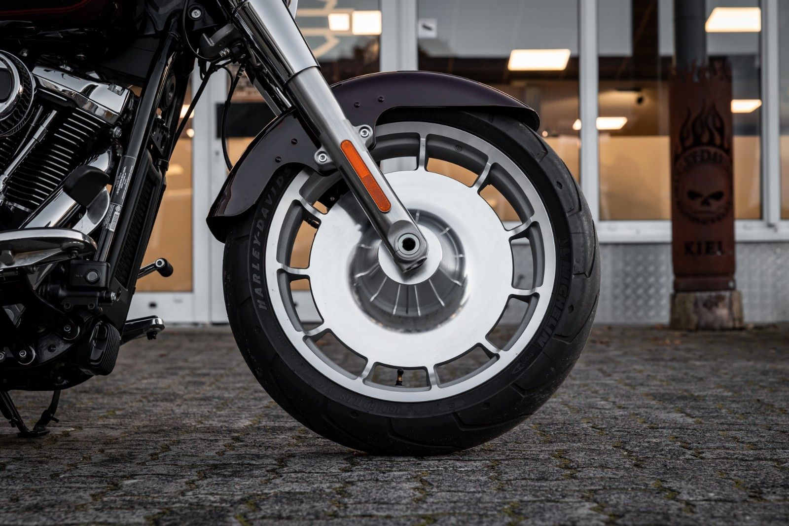 Fahrzeugabbildung Harley-Davidson FLFBS FAT BOY 114 -SOFTAIL-Midnight Crimson