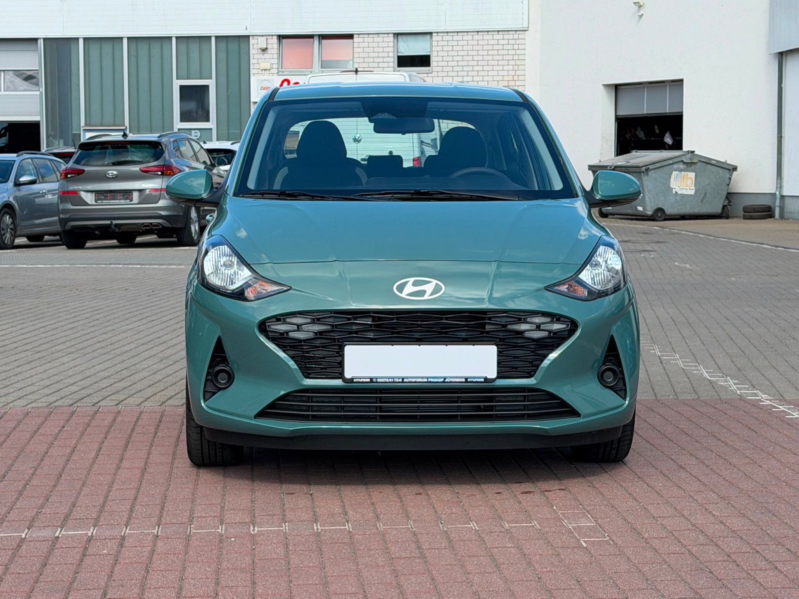 Fahrzeugabbildung Hyundai i10 1.0 Trend *Klima*Navi*CarPlay*PDC*RFKamera*