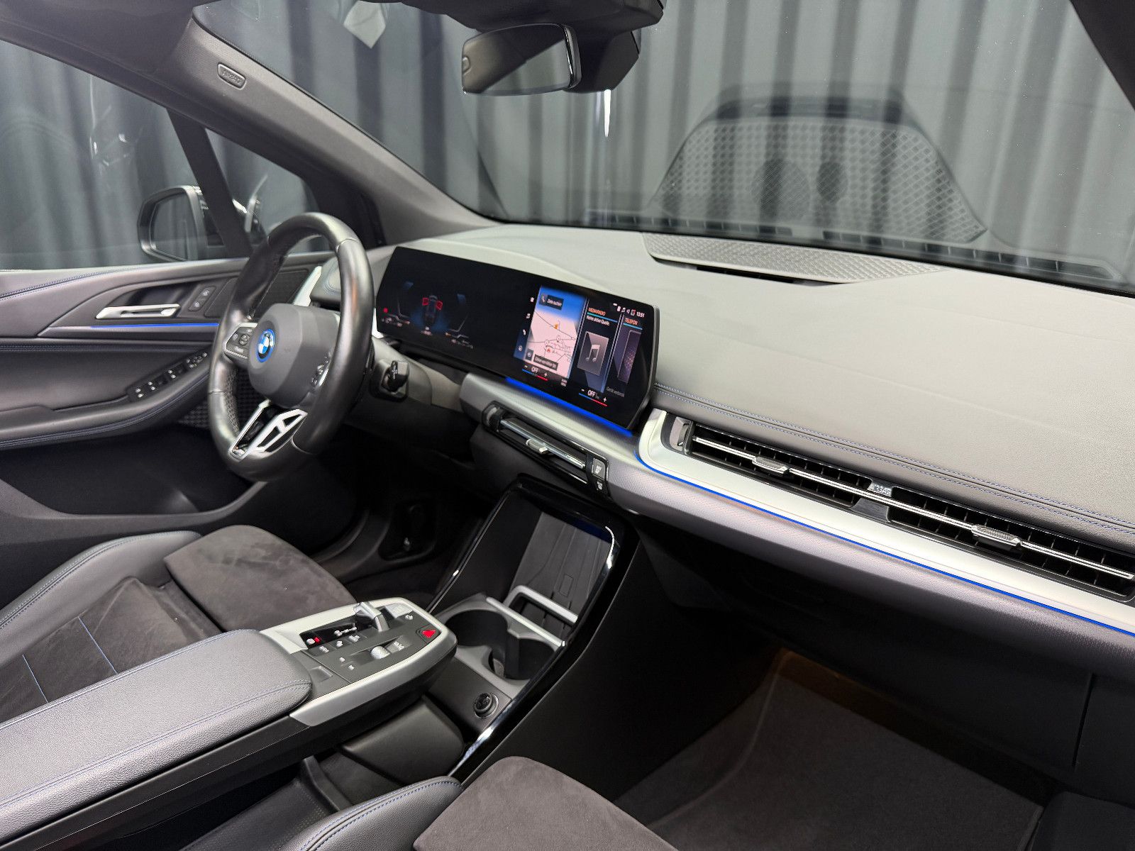 Fahrzeugabbildung BMW 225e Active Tourer xDrive MSport|HIFI|AHK|WIDES