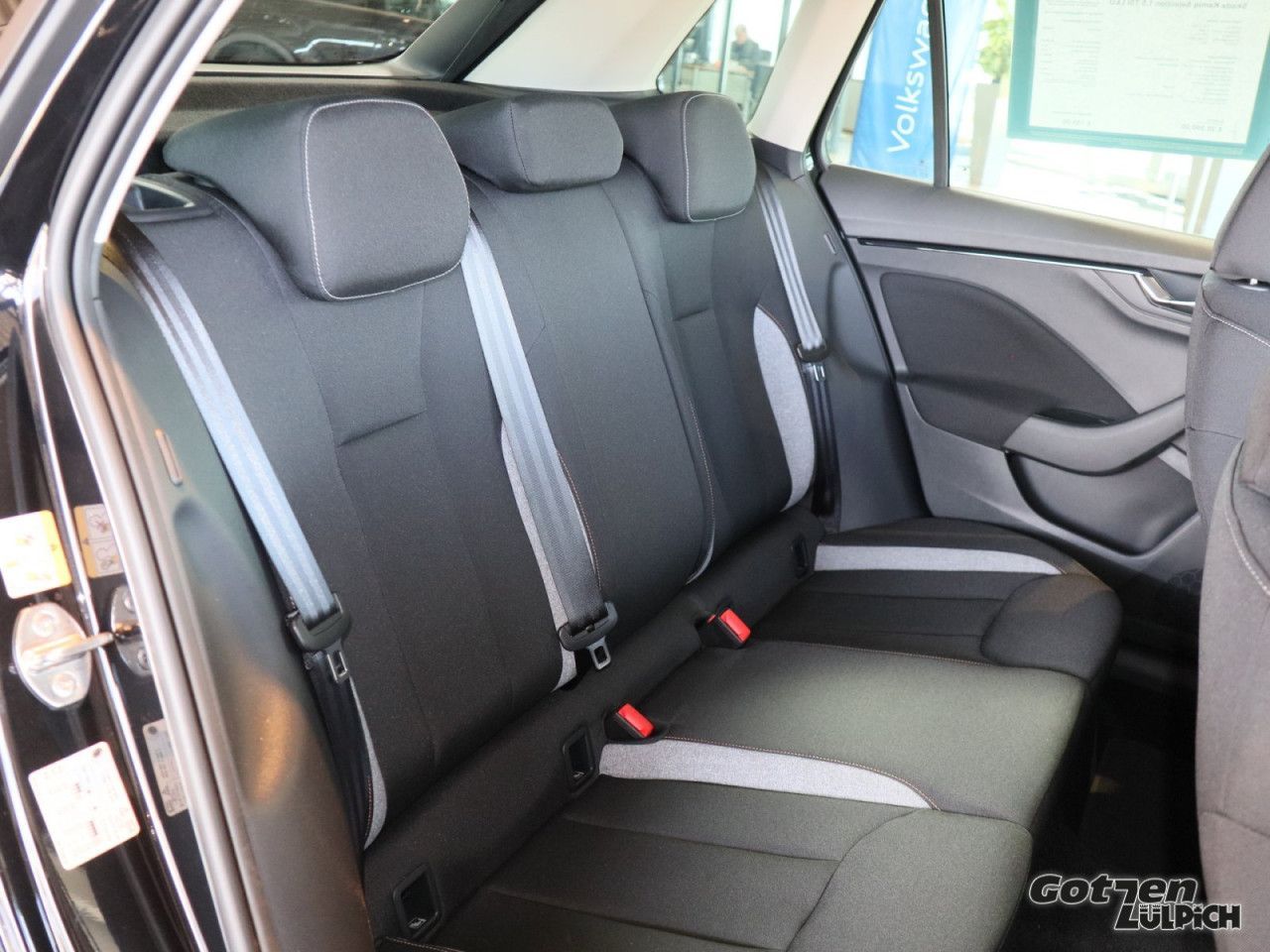 Fahrzeugabbildung SKODA Kamiq Selection 1.5 TSI LED DSG Keyless-Entry