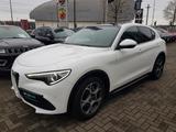 Alfa Romeo Stelvio Super 2WD NAVI KLIMAAUTOMATIK LEDER - Alfa Romeo Stelvio mit Diesel-Antrieb: Schiebedach