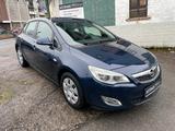 Opel Astra J 1.6 Edition Automatik /1.HAND /NAVI /SHZ - Opel Astra aus 2010: H