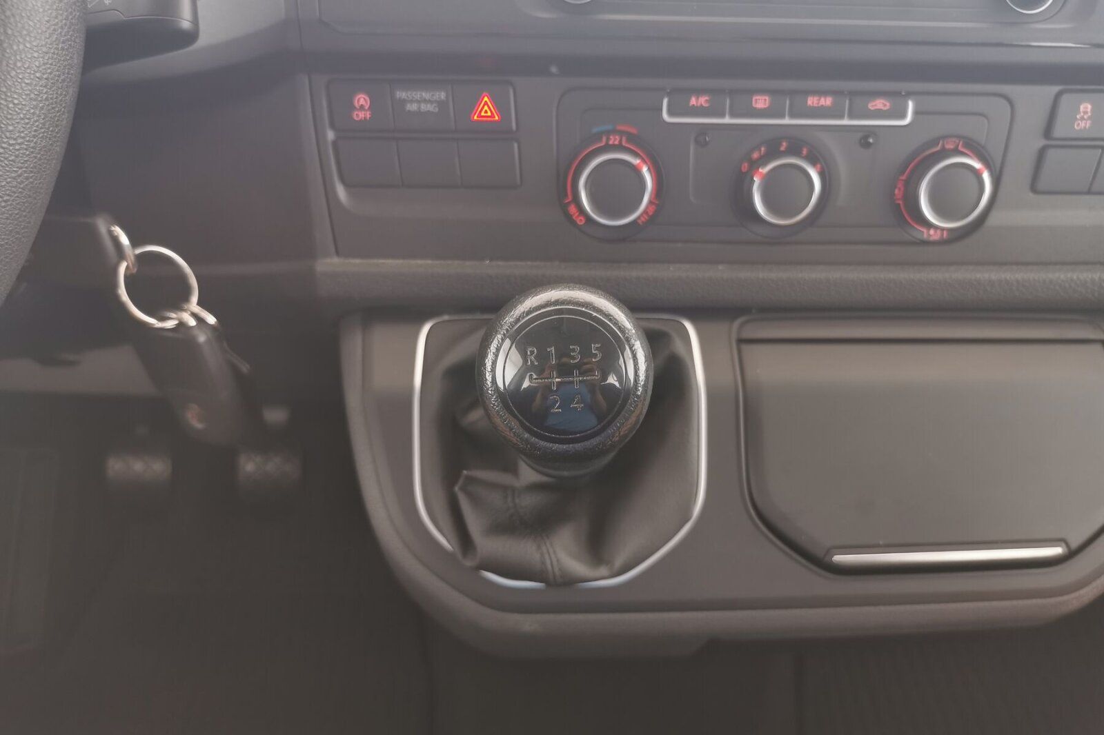 Volkswagen T6 2.0 TDI Multivan Trendline BLUETOOTH 7-SITZER foto 16