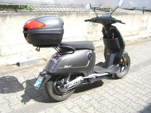 Jiný E-Scooter Roller Moped 1 2 3 4 5 6 7 8 9