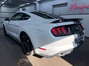 Ford Mustang - 8