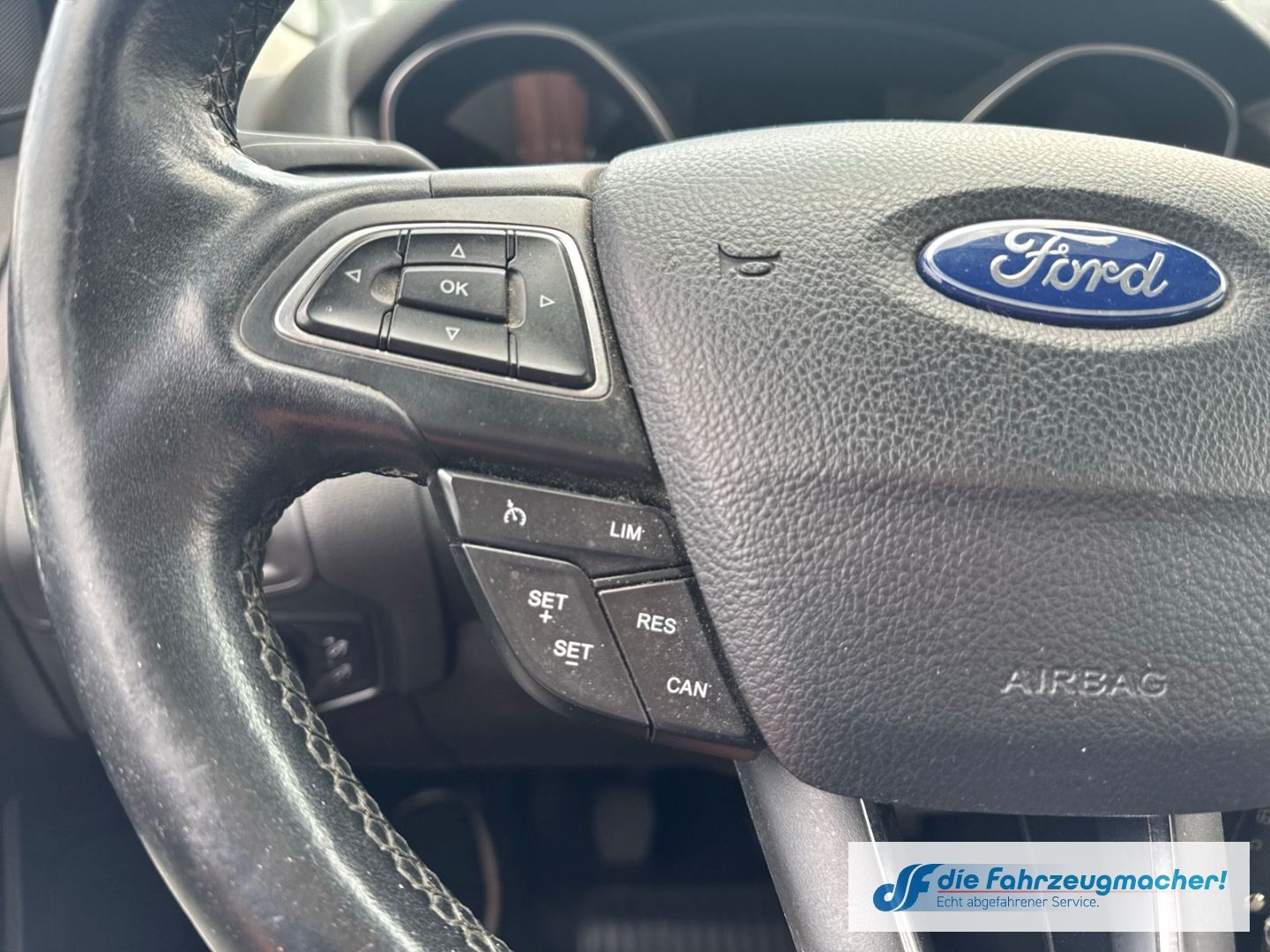 Fahrzeugabbildung Ford Focus Business Navi SHZ LenkradHZG *1502 *EXPORT