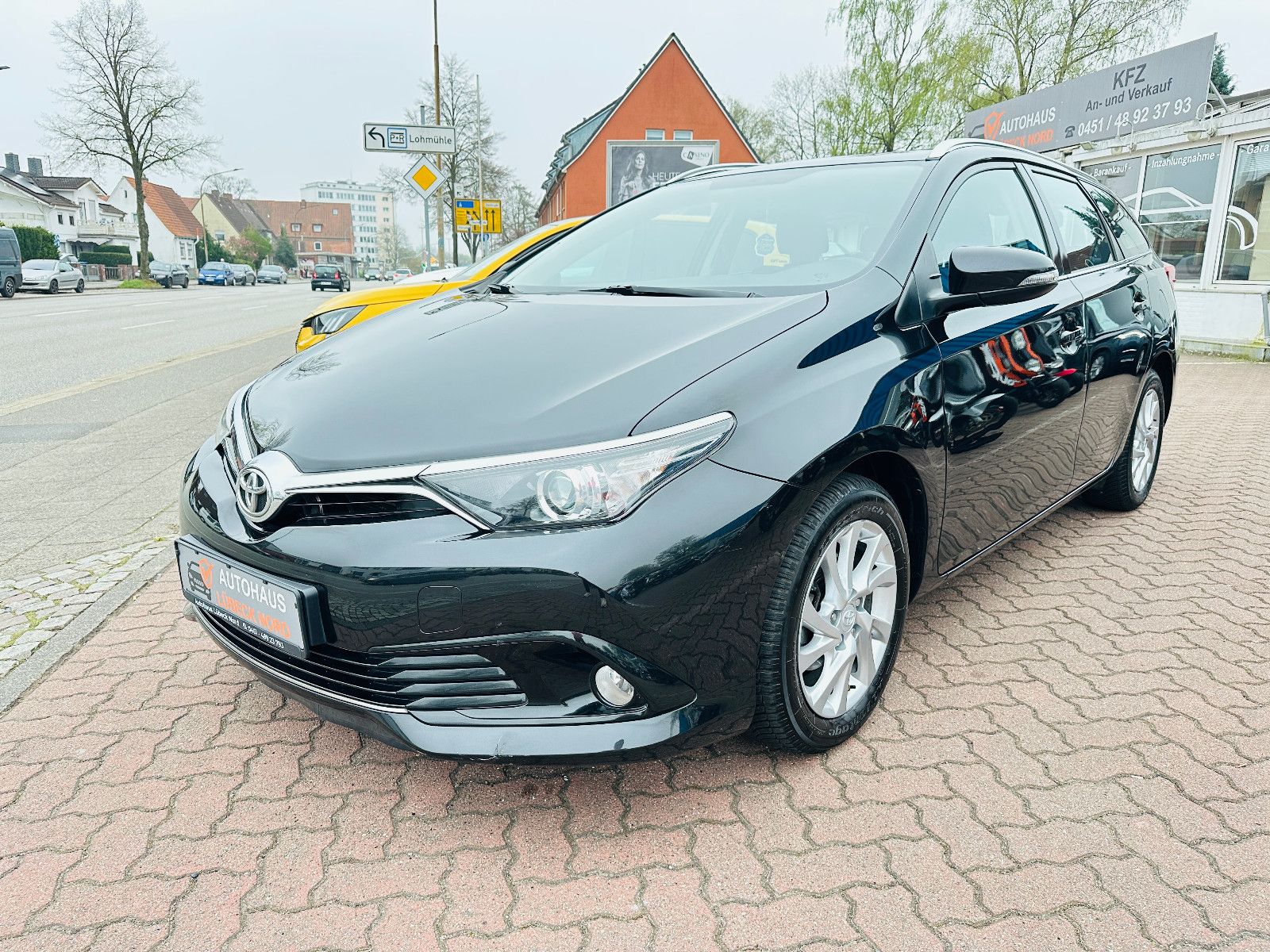 TOYOTA Auris