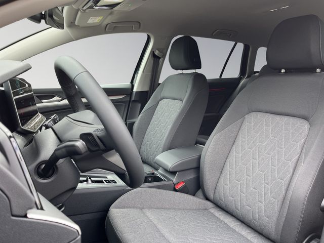 Golf VIII Variant Life 1.5 l eTSI DSG FACEL. LED