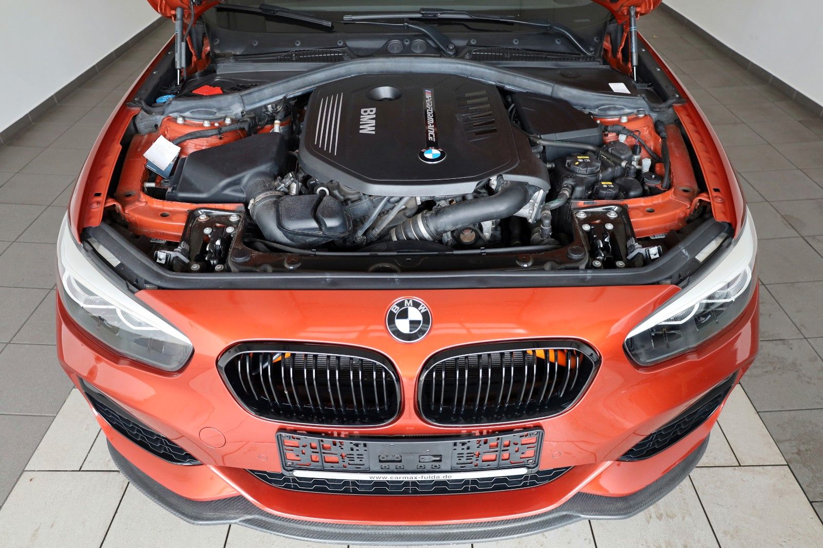 Fahrzeugabbildung BMW M140i Special Edition,Akrapovic,Leder,8fach 18"