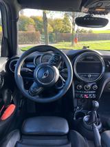 MINI Cooper SD - graue Bulldogge - MINI MINI mit Diesel-Antrieb: Kleinwagen