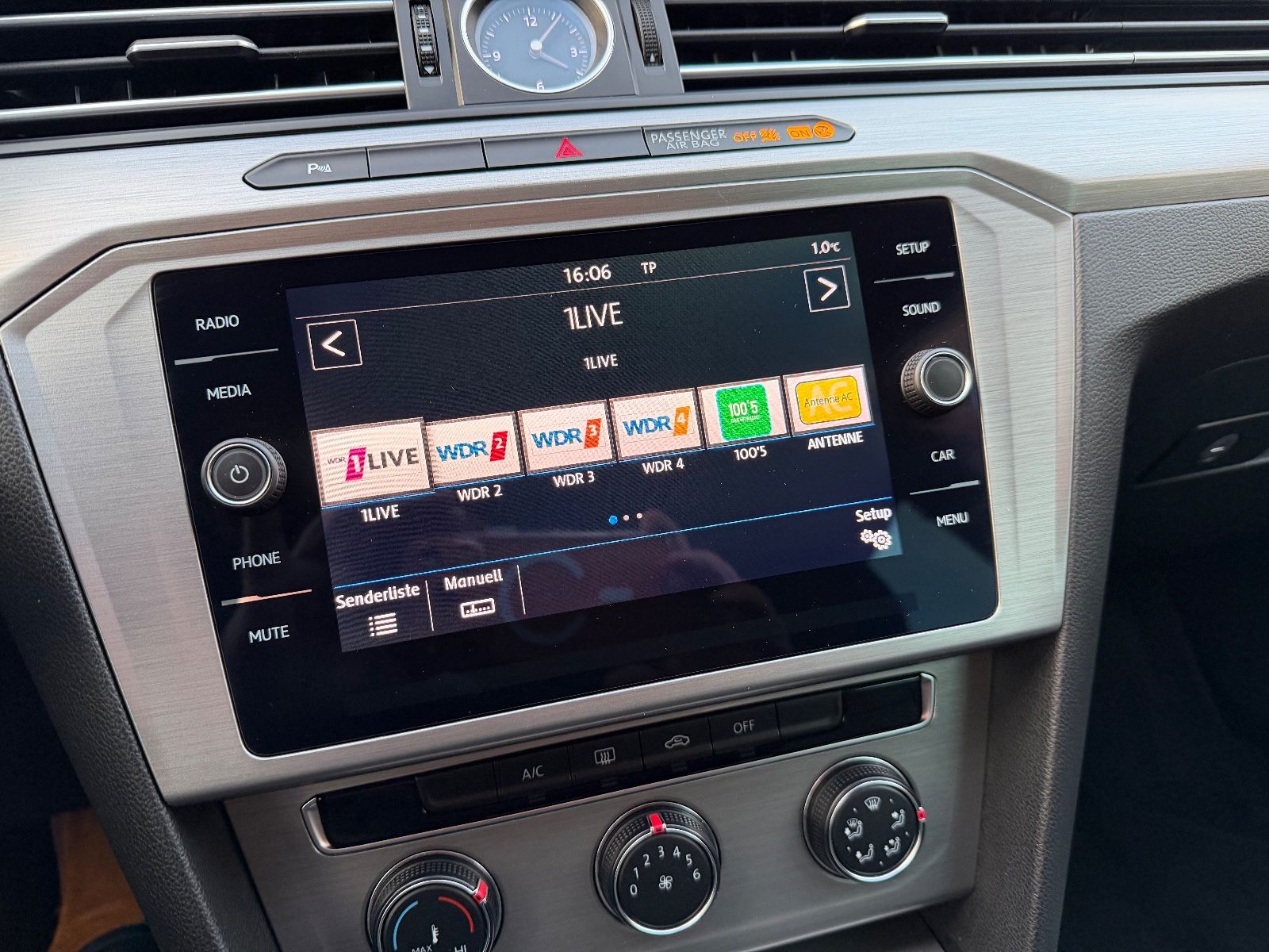 Fahrzeugabbildung Volkswagen Passat Variant 2.0 TDI 1-HAND AHK 6-GANG PDC