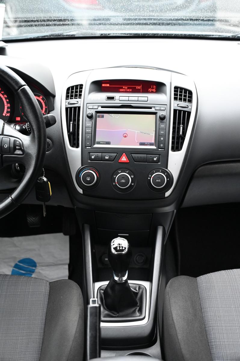 Kia cee'd 2012 — photo 15