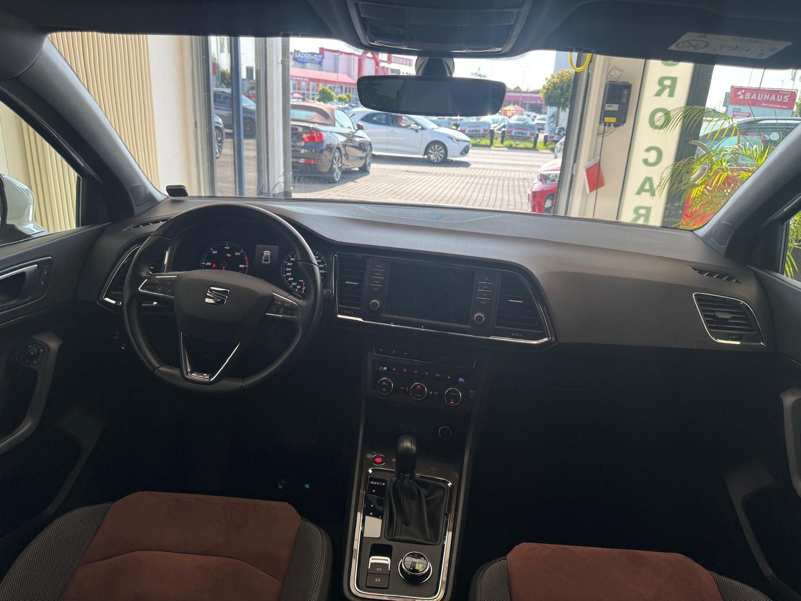Fahrzeugabbildung SEAT Ateca Xcellence 4Drive/NAVI/KLIMA/LED
