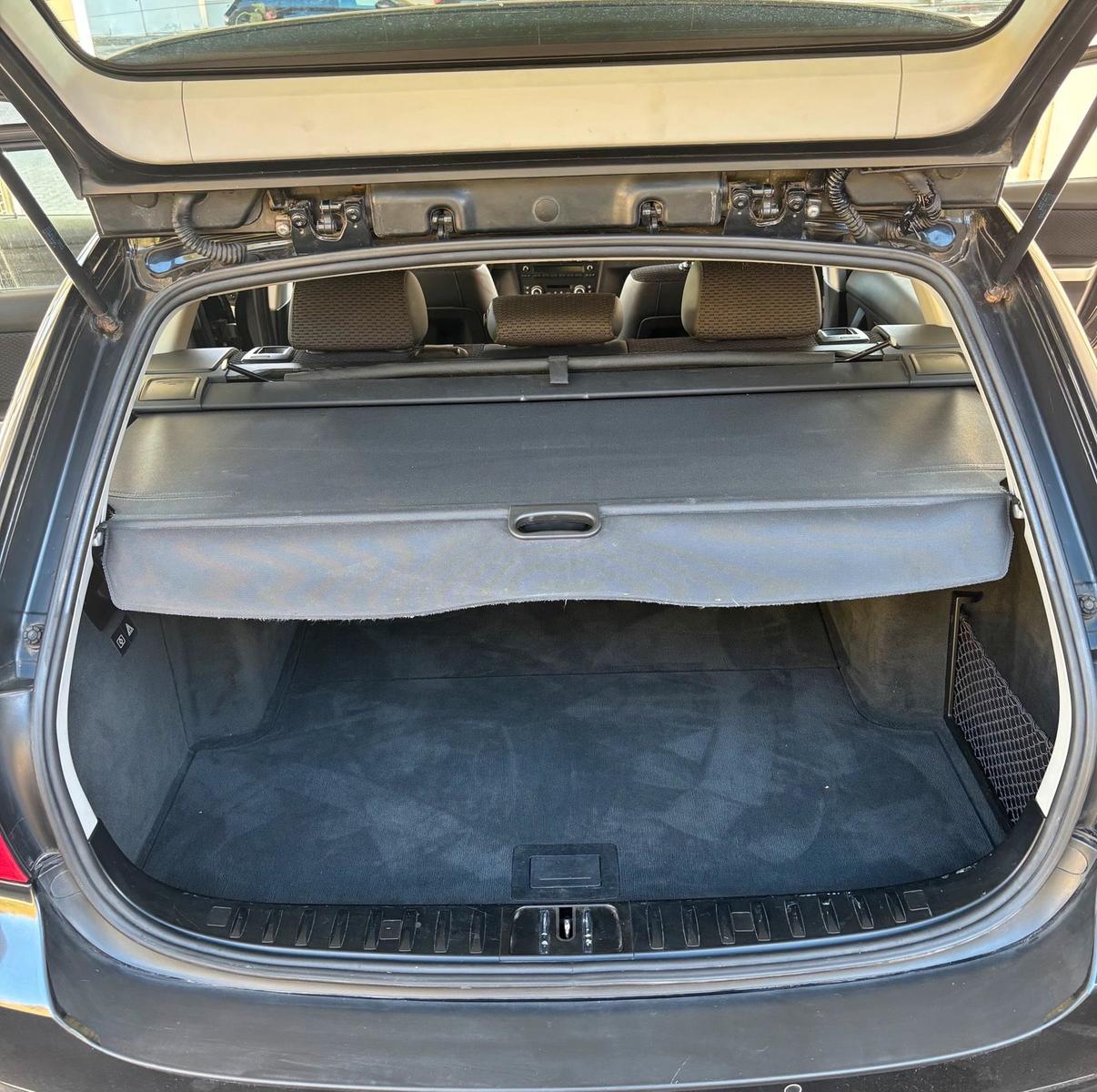 BMW 318 2010 — photo 6