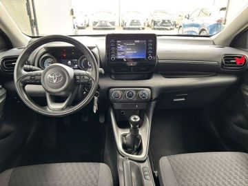 Toyota Yaris - 12