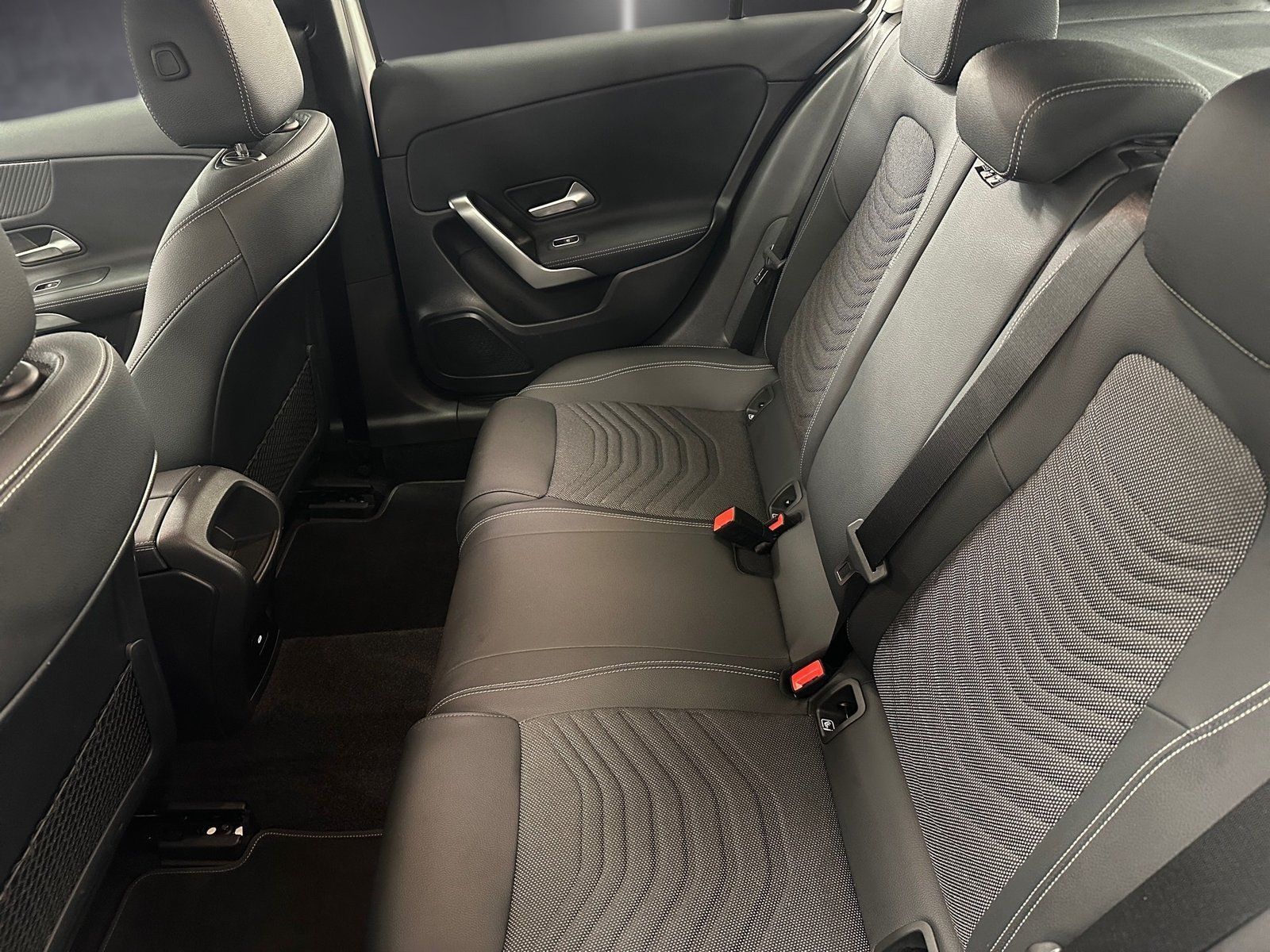 Fahrzeugabbildung Mercedes-Benz A 200 Progressive*AHK*LED*Kamera*SHZ*PDC*Lordose