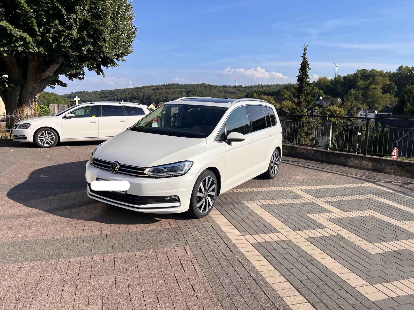 Volkswagen Touran 1.5 TSI OPF DSG Highline 7Sitzer AHK