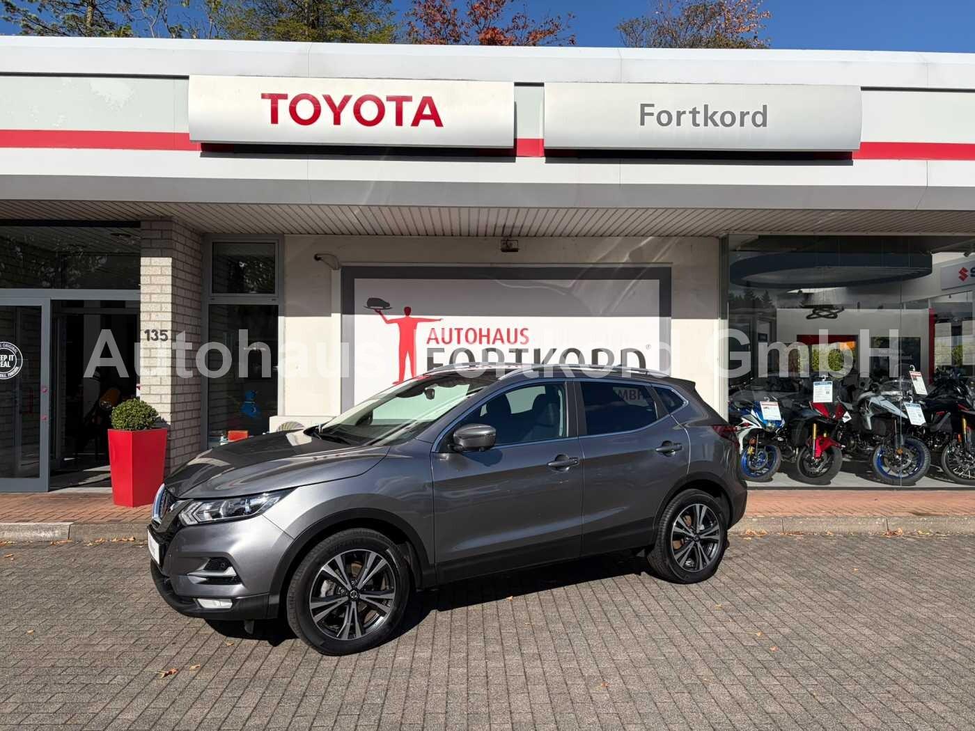 Nissan Qashqai 1.3 DIG-T DCT N-CONNECTA - Navi, Pano, P