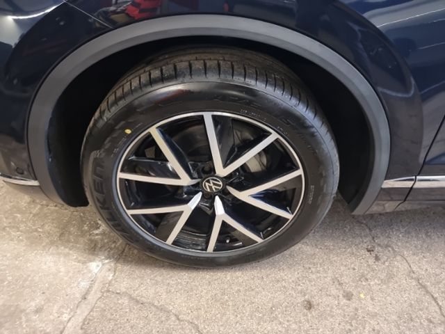 Fahrzeugabbildung Volkswagen Touareg 3.0 V6 TDI ELEGANCE 4MOTION SOUND AHK NA