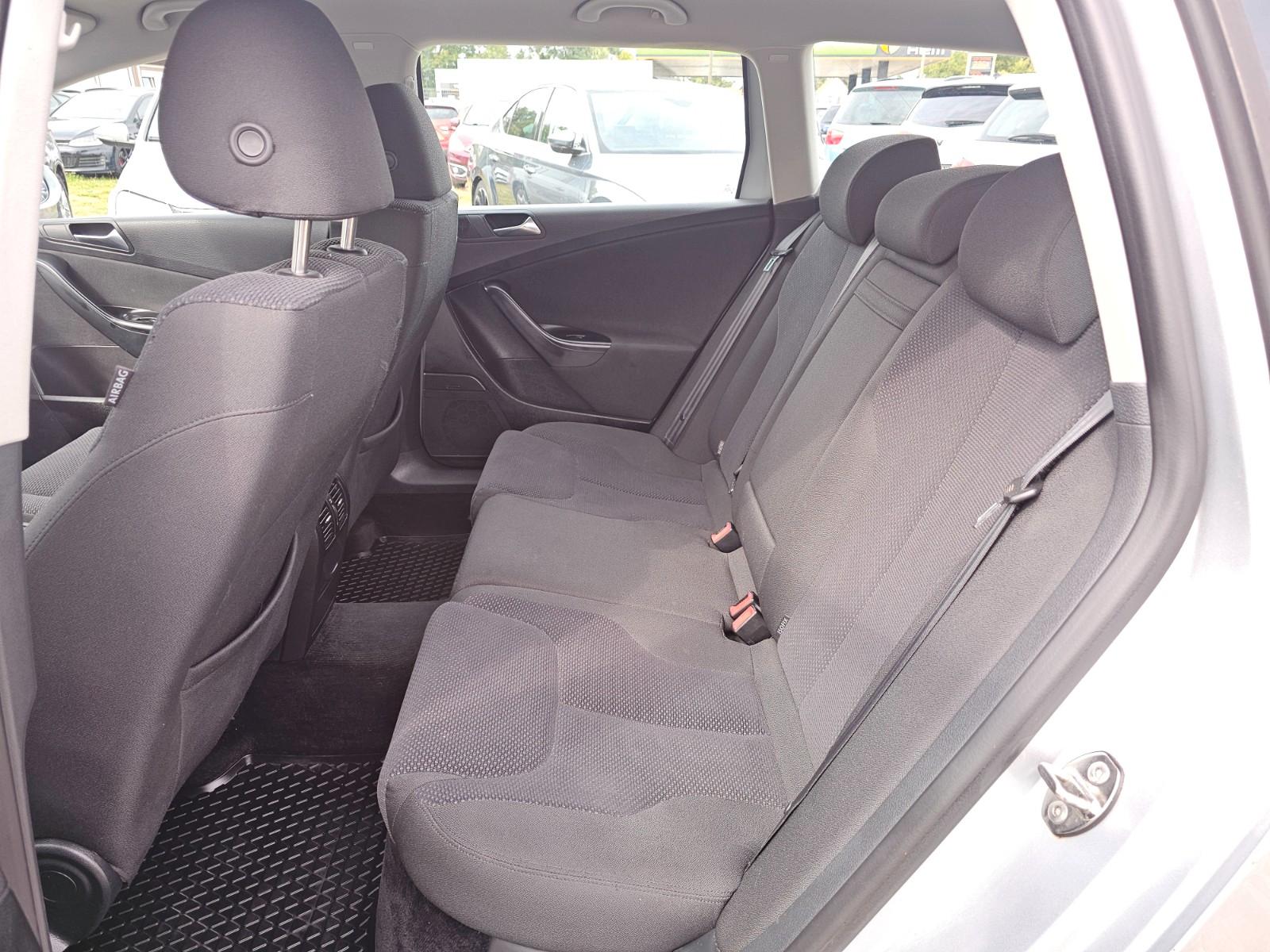 Volkswagen Passat 2010 — photo 20