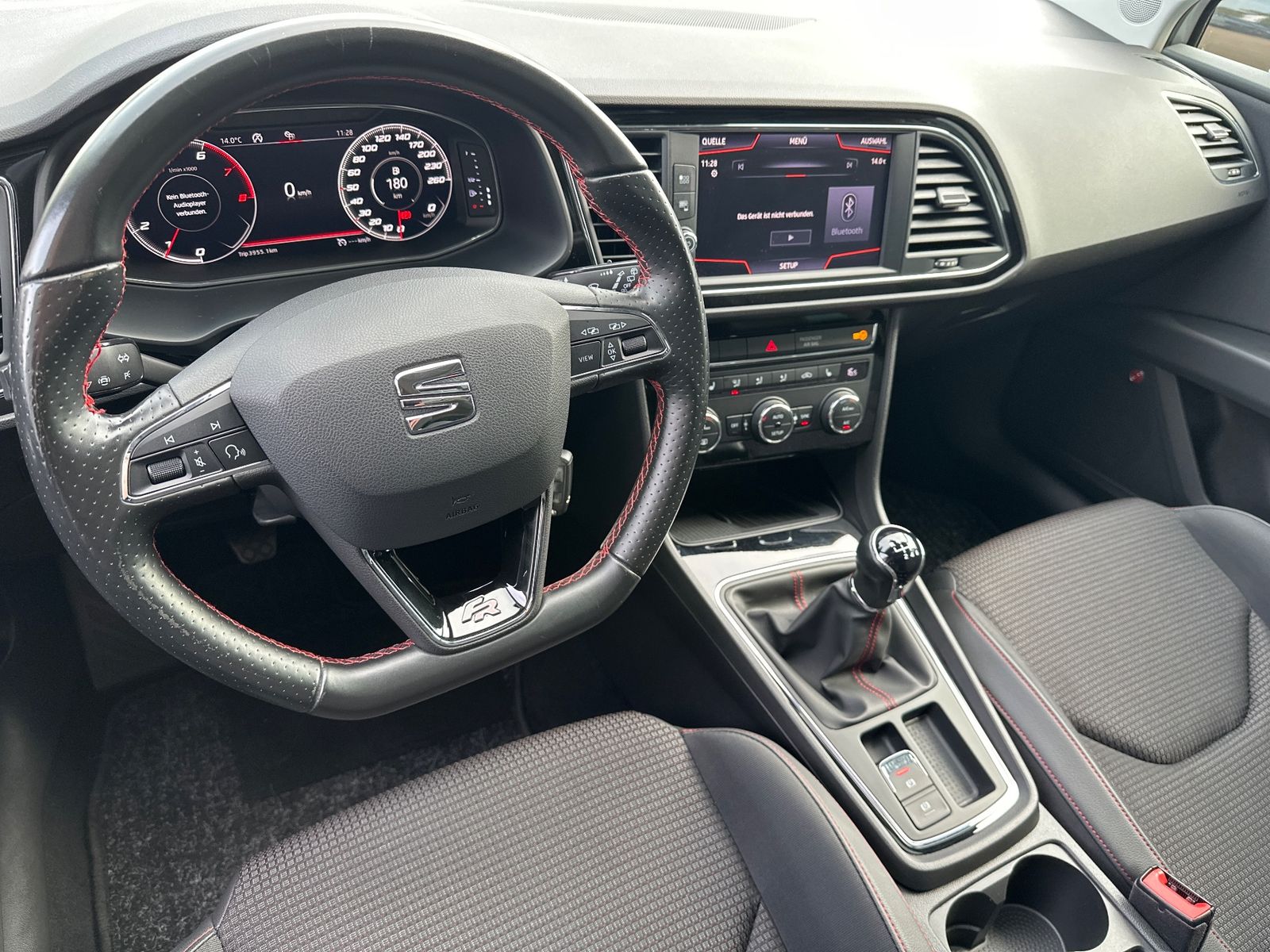 Fahrzeugabbildung SEAT Leon 1.5 TSI FR NAV+LED+SHZ+PANO+DAB+BEATS+18Zo