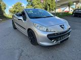 Peugeot PEUGEOT 207 CC  CABRIO  WENIG KM!! TÜV NEU - Peugeot 207 W* mit Benzin-Antrieb