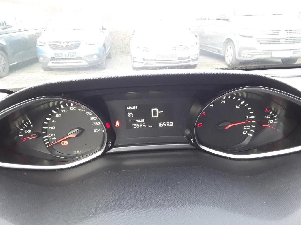 Fahrzeugabbildung Peugeot 308 SW Style AHK GRA Panoramadach Kamera Navi