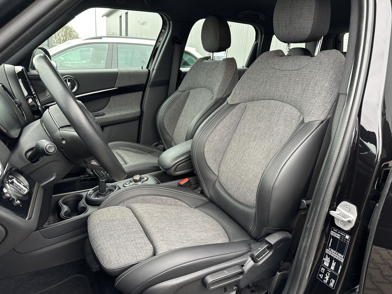 Fahrzeugabbildung MINI Cooper S Countryman All4 NAV+LED+DIGDISPLAY+18ZO