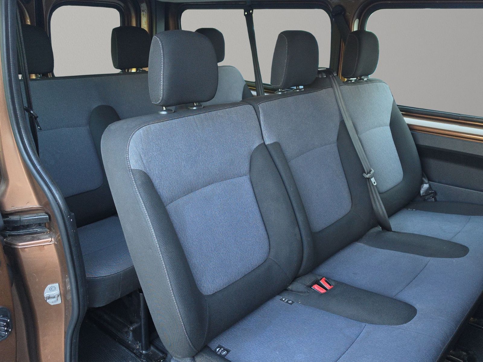Fahrzeugabbildung Opel Vivaro B Kasten/Kombi Combi L1H1 2,7t 9-SITZER