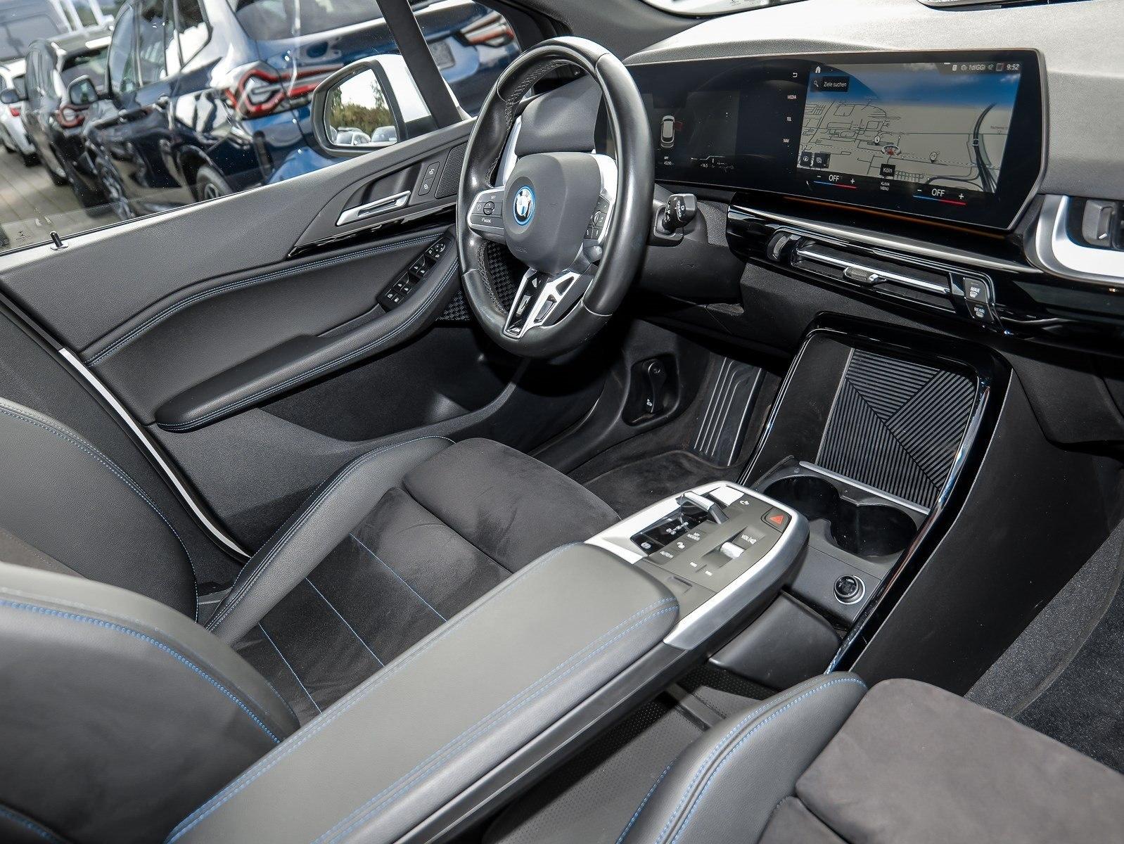 BMW 230e xDrive M Sport PANO RFK LED Sound Syst. LM