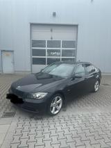 BMW E90 325d Limousine Automatik - BMW 325 aus 2007: 325d
