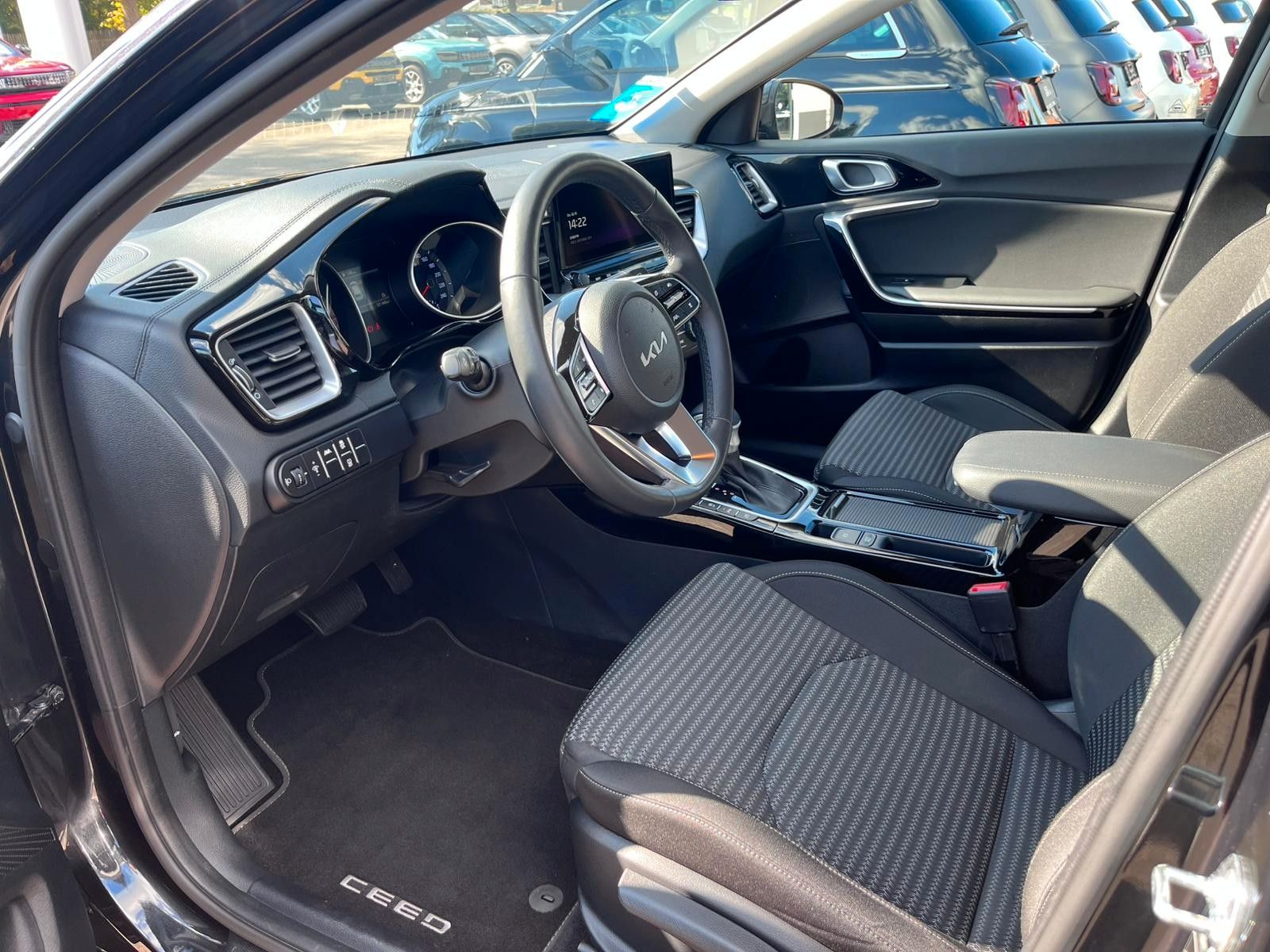 Fahrzeugabbildung Kia CEED_5 1.5T DCT7 JBL ADAS BENZIN