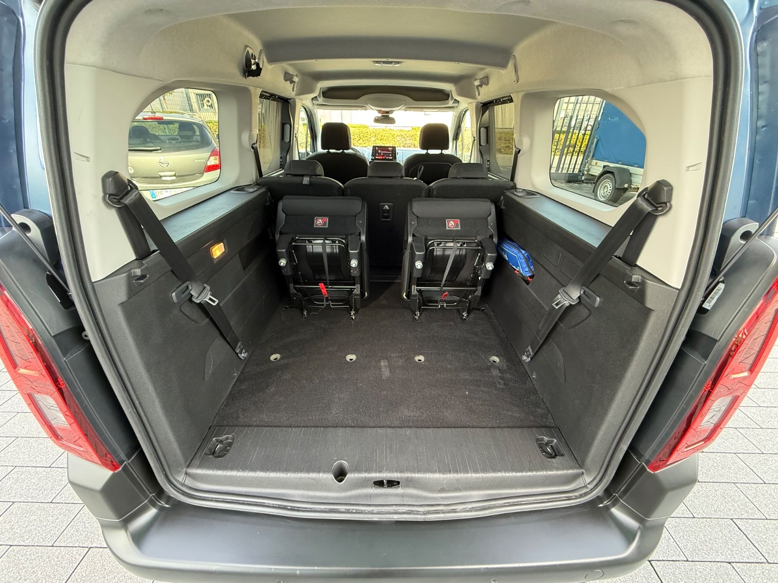 Fahrzeugabbildung Citroën Berlingo XL 7-SITZER AUTOM. KLIMA SITZHEIZ. CAM