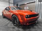 Dodge Challenger WIDEBODY  V8 SRT Hemi 6.4 - Dodge Challenger: Orange