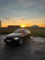 BMW E90 320i VFL 158.000km - BMW 320 Limousine 320i e90 mit Benzin-Antrieb