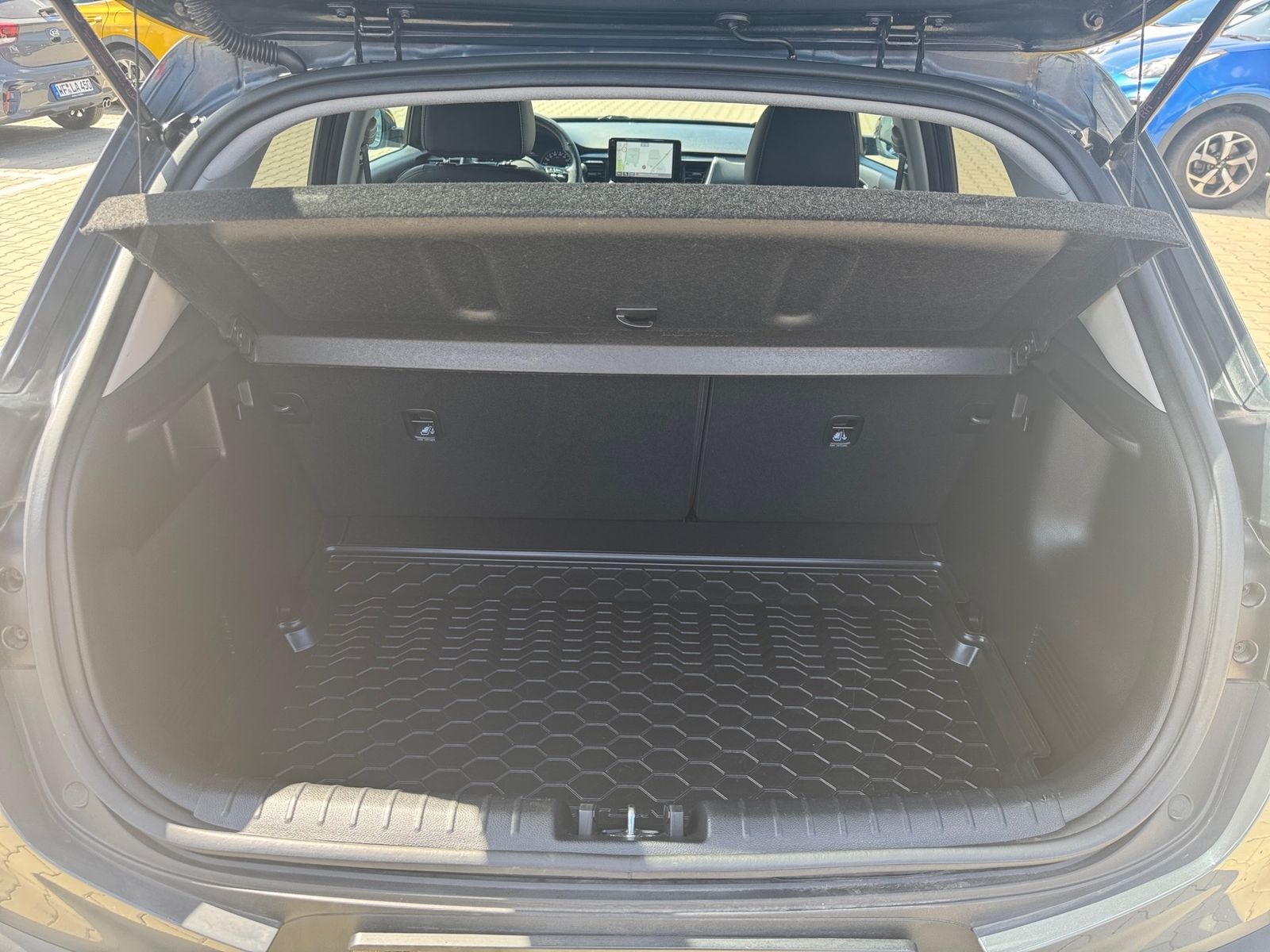 Fahrzeugabbildung Kia STONIC 1.0T DCT 48V GTL NAVI TECH STANDHEIZUNG