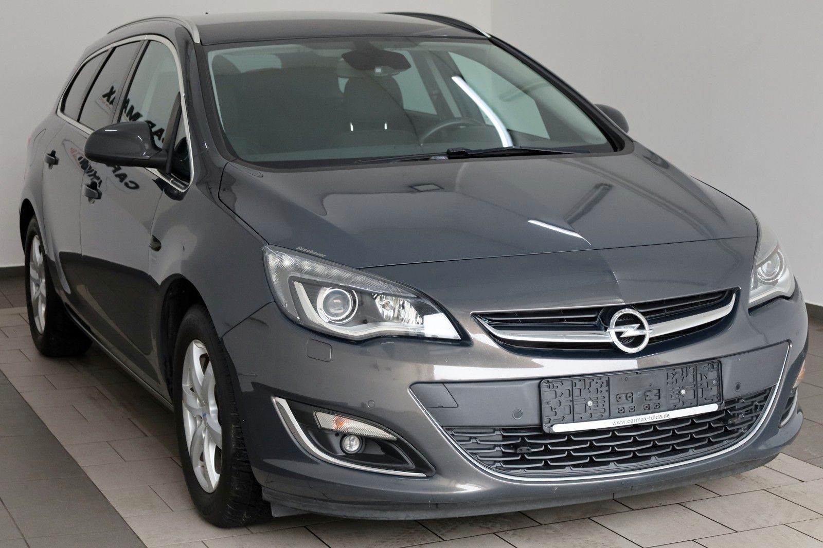 Fahrzeugabbildung Opel Astra J Sports Tourer Exklusiv Navi,SH,PDC,AHK