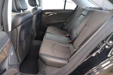 Mercedes E 280 - 11