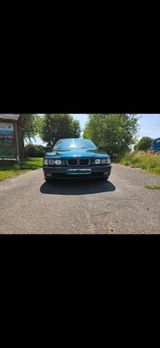 BMW E39 528i - BMW 528 aus 1999: 528i