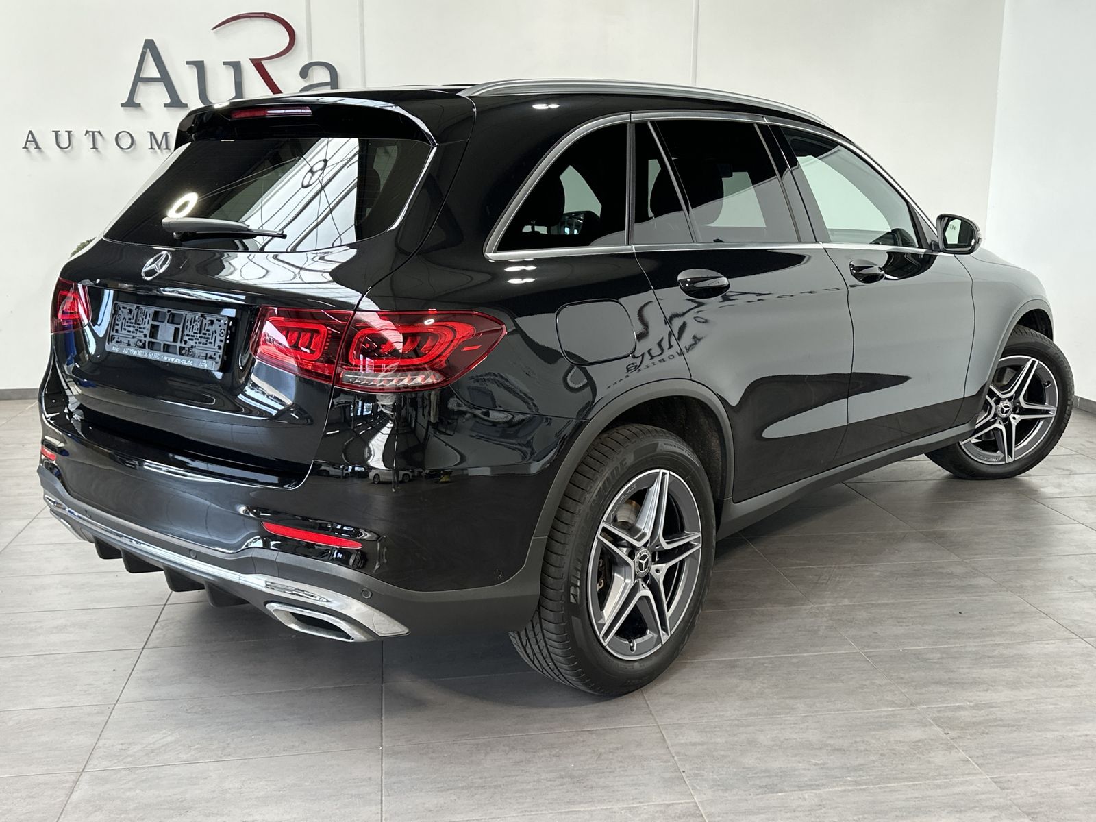 Fahrzeugabbildung Mercedes-Benz GLC 300d 4M AMG-Line NAV+LED+KAM+PANO+CARPLAY+VC