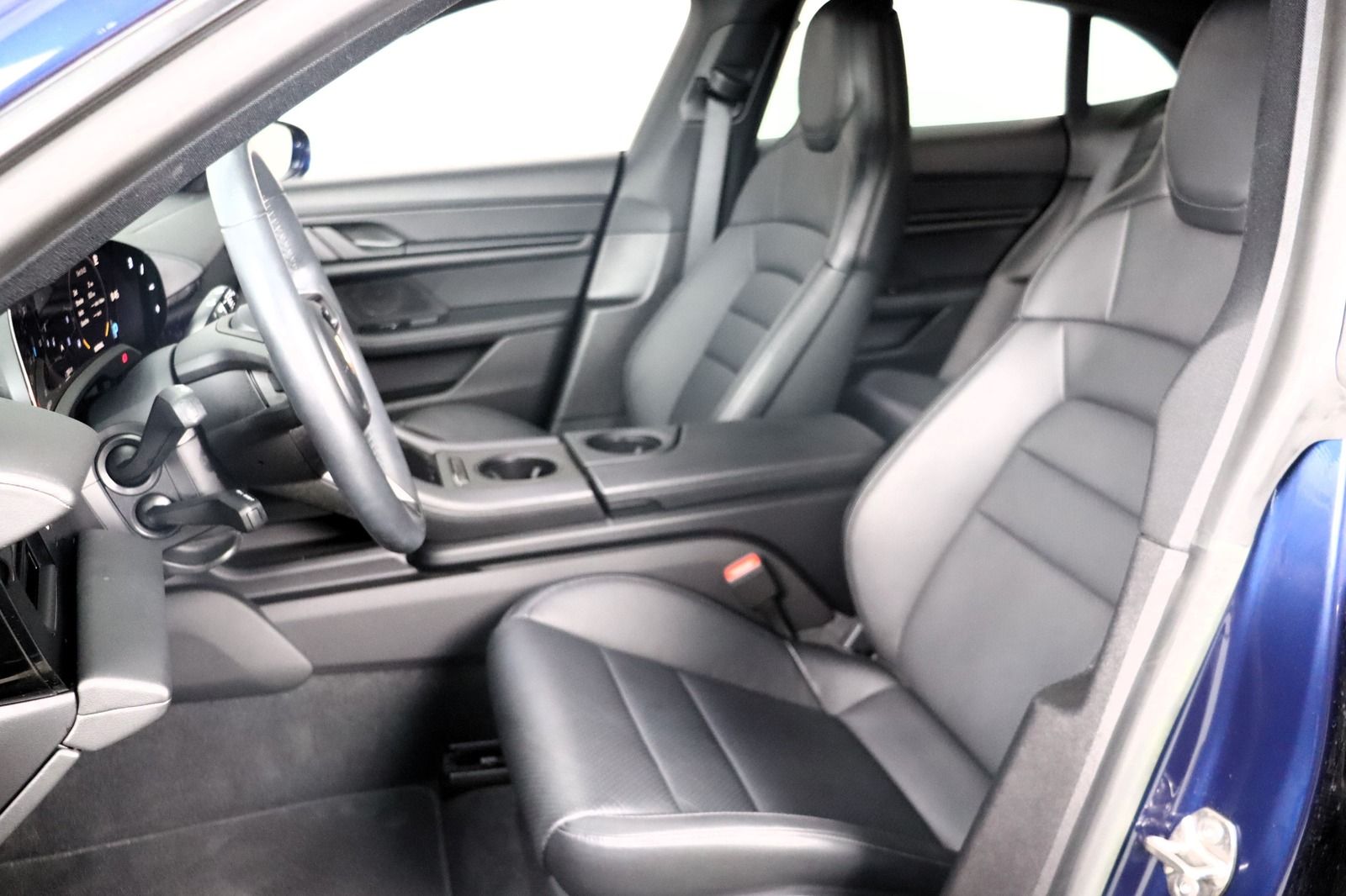 Fahrzeugabbildung Porsche Taycan 4 Cross Turismo * Luftfederung * LED