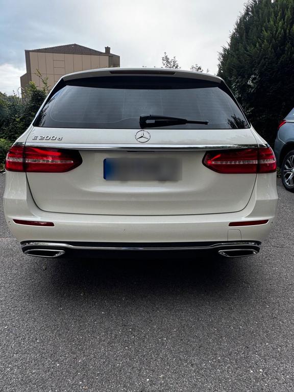 Mercedes-Benz E 200