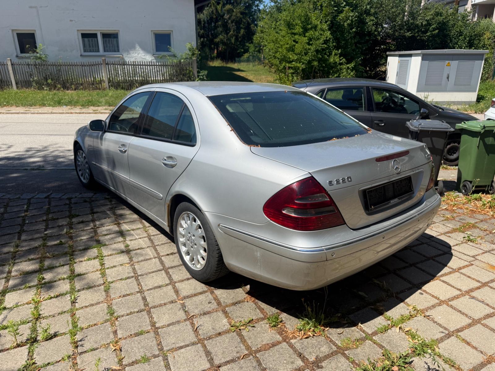 Mercedes-Benz E 220 CDI ELEGANCE-TEL-01704684029--