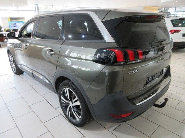 Fahrzeugabbildung Peugeot 5008 Allure 1.5D LED/SHZ/PANO/AHK/LEDER&MASSAGE