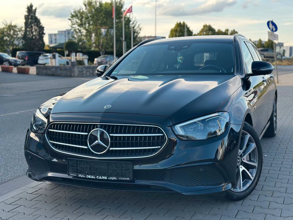 Image of Mercedes-Benz E 300
