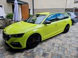 Skoda Octavia RS 2023 Mamba grün orig 1700... - Skoda Octavia: 170