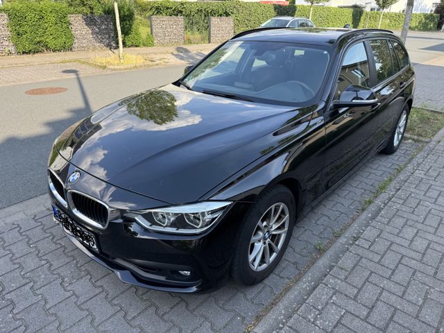 BMW 320i xDrive Touring Advantage Automatic Adva...