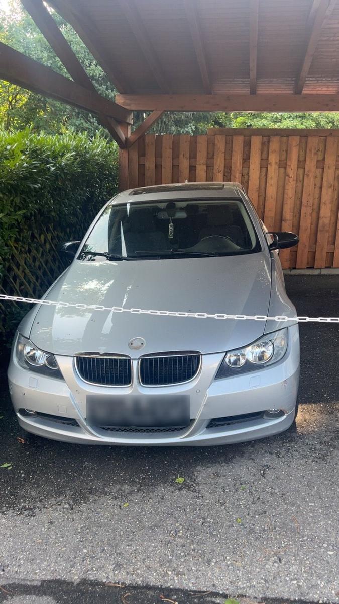 BMW 320