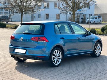 Volkswagen Golf - 6