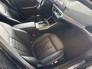 BMW 320i A